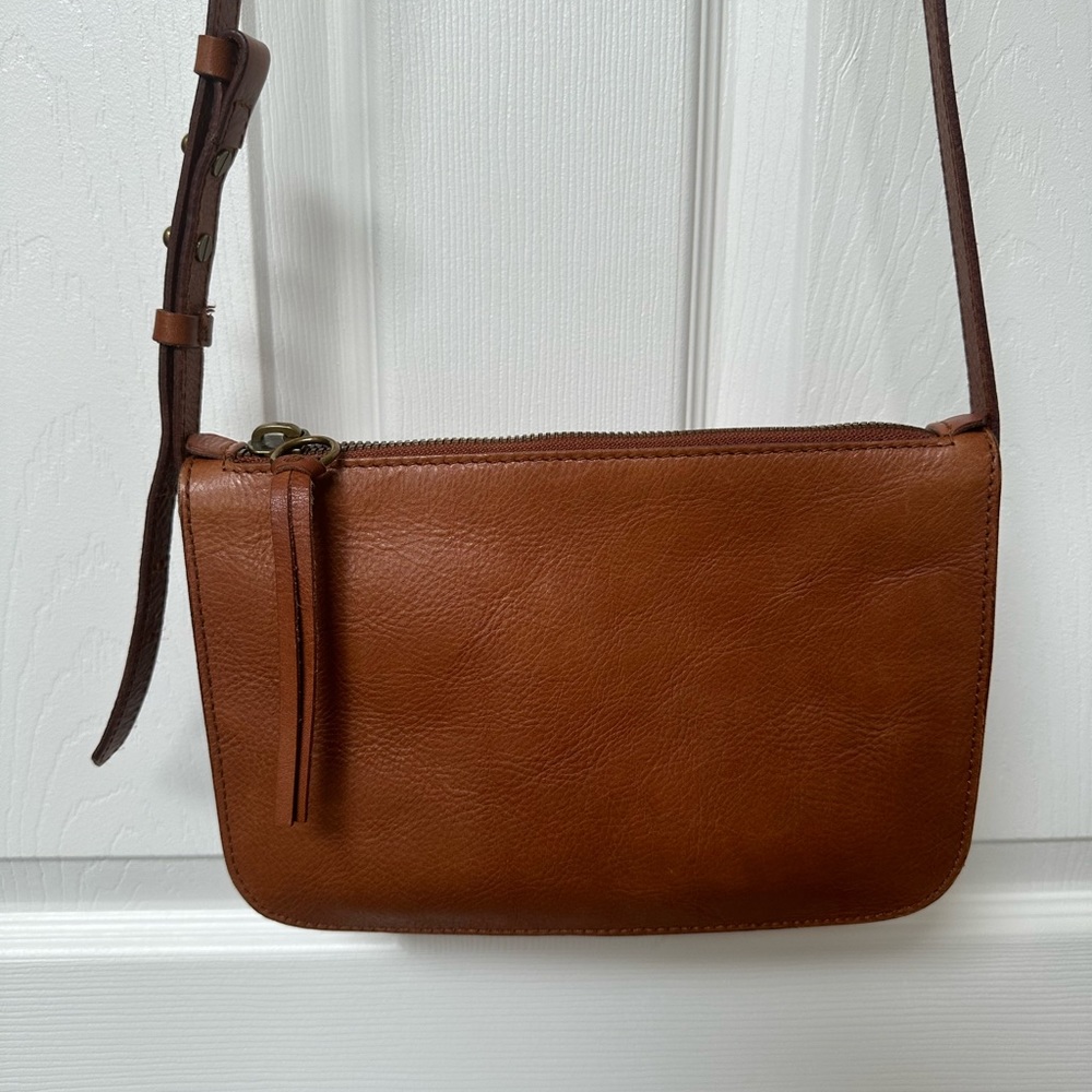 Madewell Simple Crossbody Bag in English Saddle